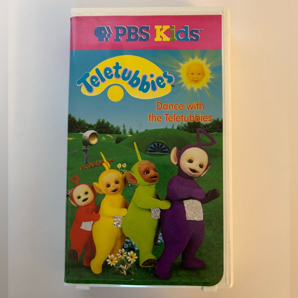 Vintage 1998 PBS Kids Teletubbies
DANCE WITH THE TELETUBBIES VHS VIDEO